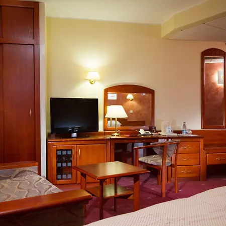 Hp Park Plaza Hotel 4*