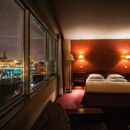 Hp Park Plaza Szálloda 4*