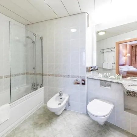 Hp Park Plaza Hotel 4*