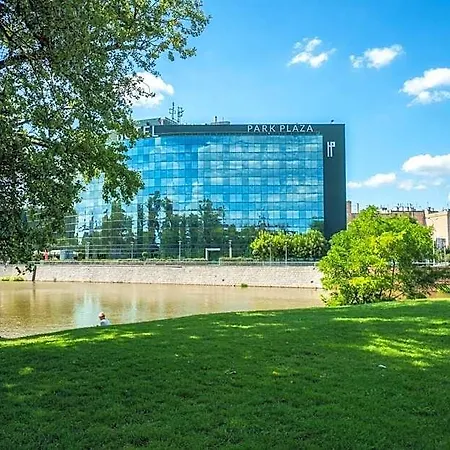 فندق Hp Park Plaza 4*