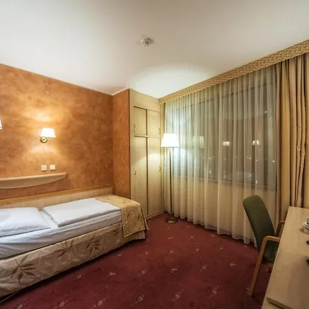 Hotel Hp Park Plaza