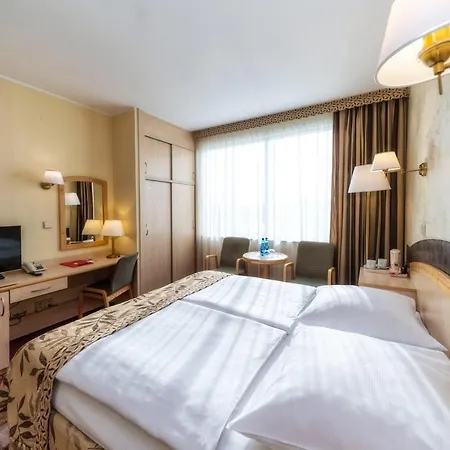 Hotel Hp Park Plaza 4*