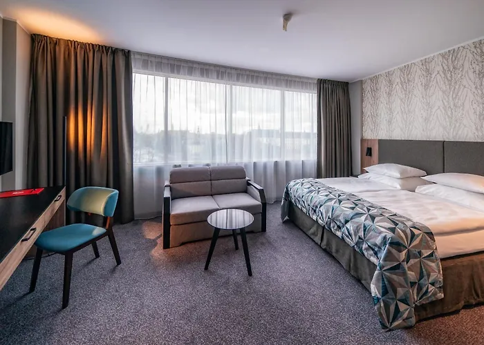 Hp公园广场酒店