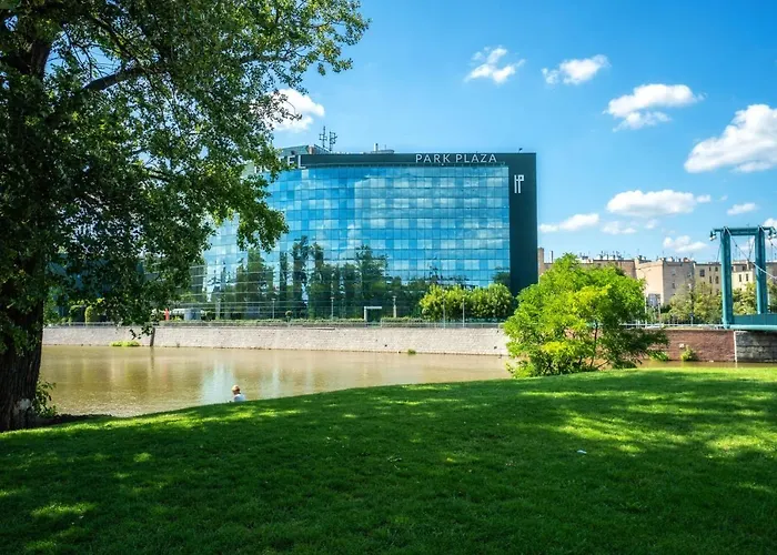 Hp公园广场酒店 4*