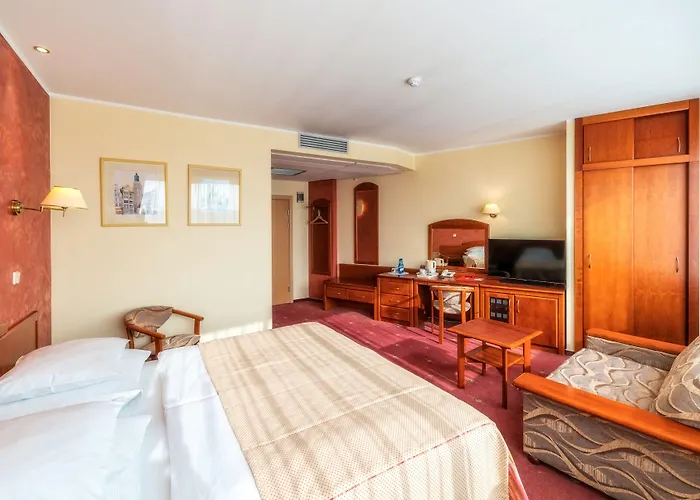 Hp公园广场酒店